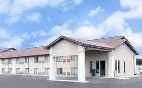 Super 8 By Wyndham Huron